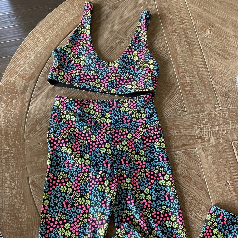 Goldsheep activewear set. Size XS.